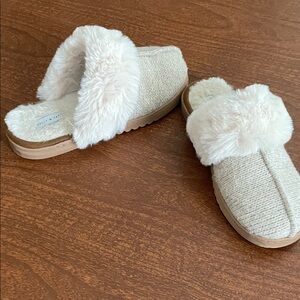Kelly & Katie Cream Plush Women's Slippers